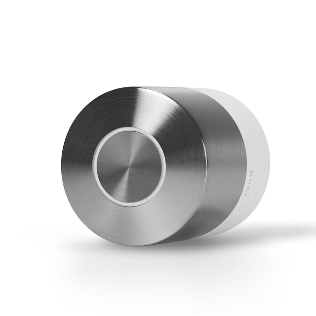 Nuki Smart Lock Pro montata su una porta